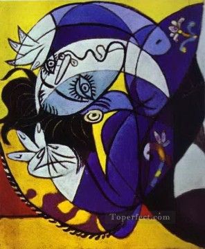 パブロ・ピカソ Painting - 枕の上の少女 1936 年キュビズム パブロ・ピカソ